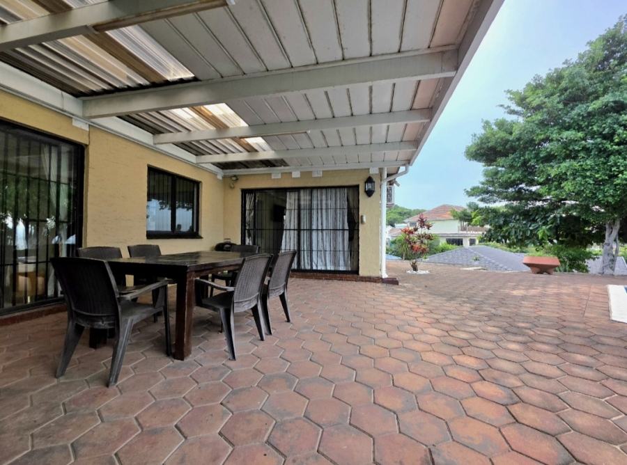 6 Bedroom Property for Sale in Athlone Park KwaZulu-Natal