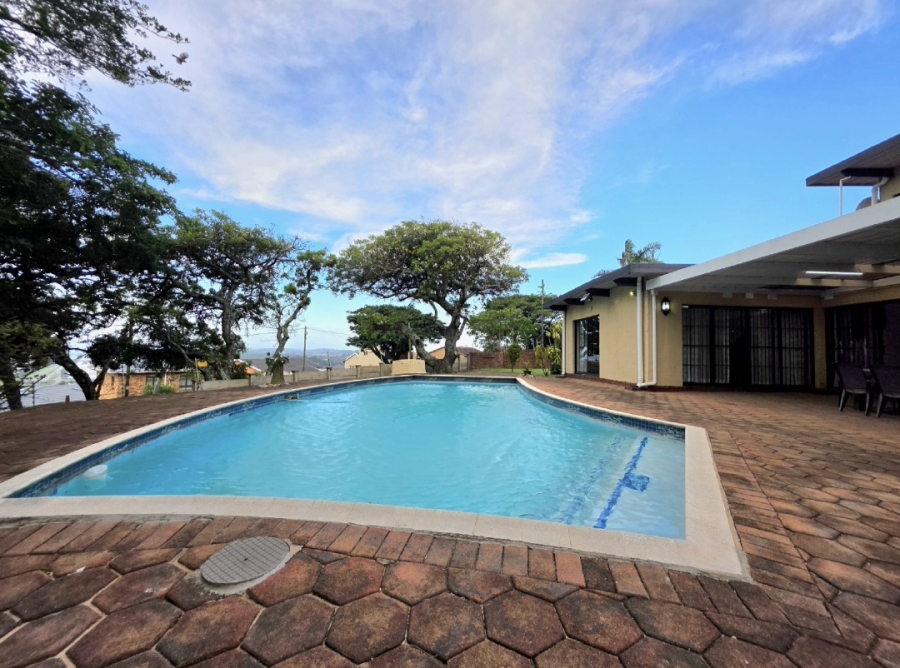 6 Bedroom Property for Sale in Athlone Park KwaZulu-Natal
