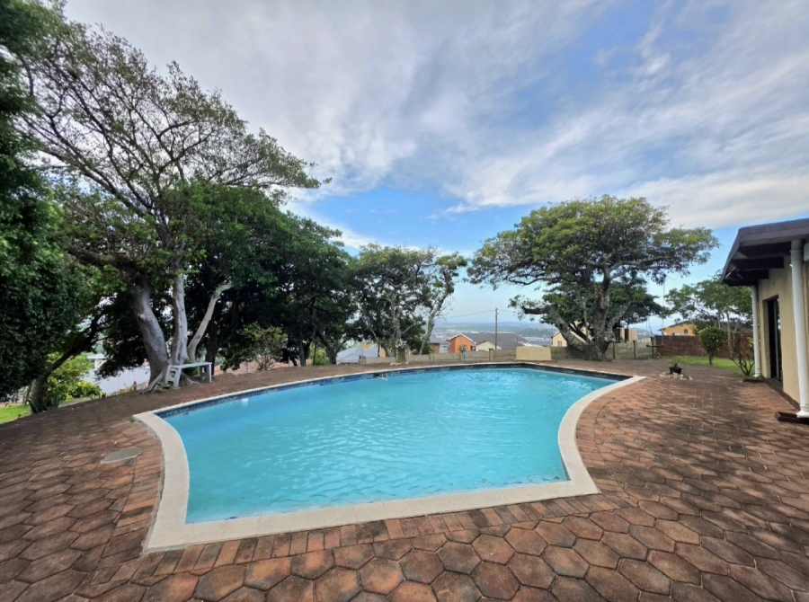 6 Bedroom Property for Sale in Athlone Park KwaZulu-Natal