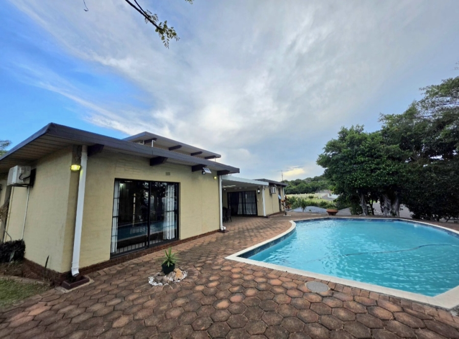 6 Bedroom Property for Sale in Athlone Park KwaZulu-Natal