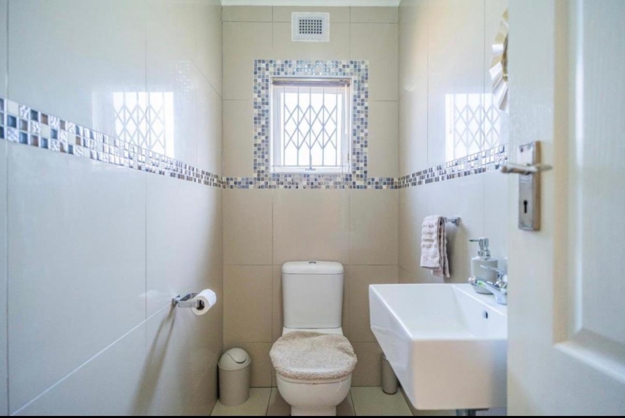 5 Bedroom Property for Sale in Bluff KwaZulu-Natal