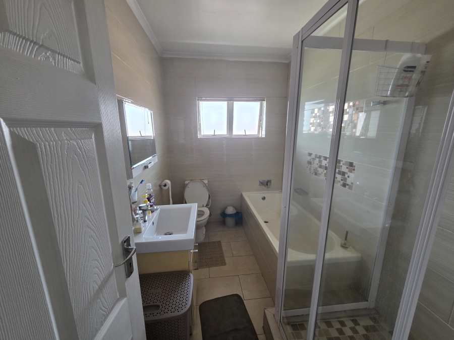 5 Bedroom Property for Sale in Bluff KwaZulu-Natal