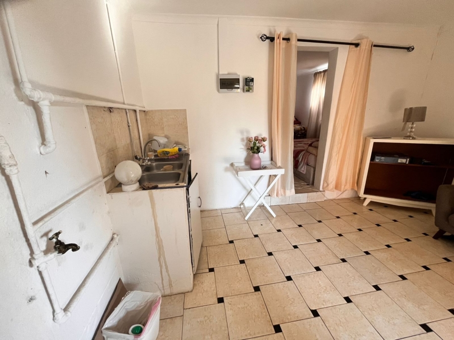 To Let 1 Bedroom Property for Rent in Ocean View KwaZulu-Natal