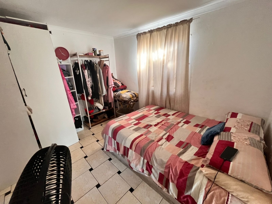 To Let 1 Bedroom Property for Rent in Ocean View KwaZulu-Natal