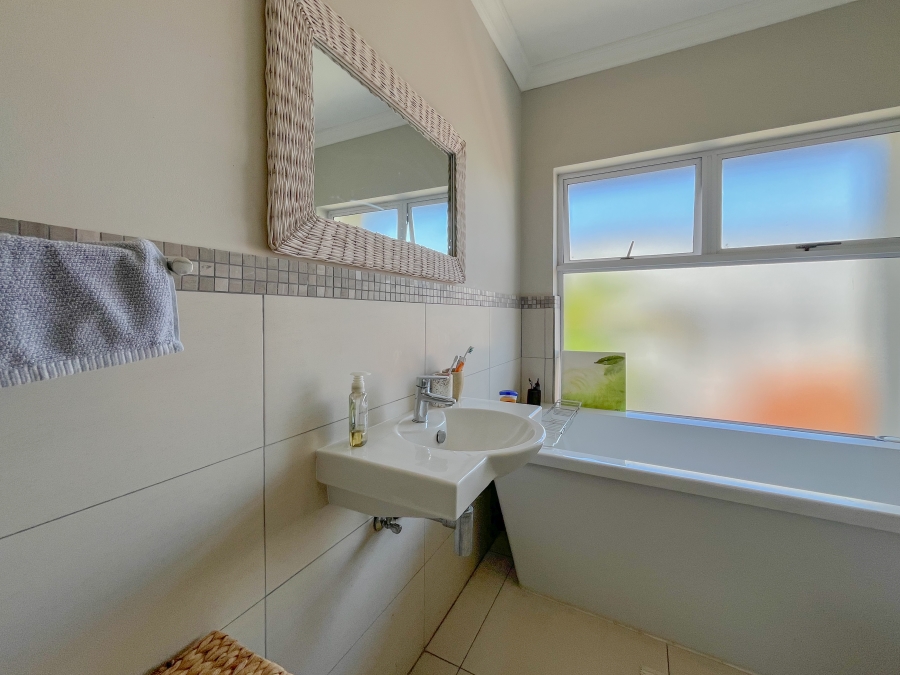 To Let 3 Bedroom Property for Rent in Sheffield Beach KwaZulu-Natal