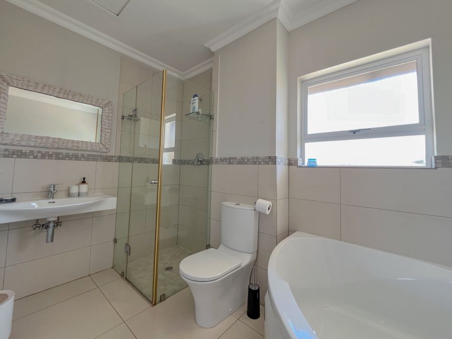 To Let 3 Bedroom Property for Rent in Sheffield Beach KwaZulu-Natal