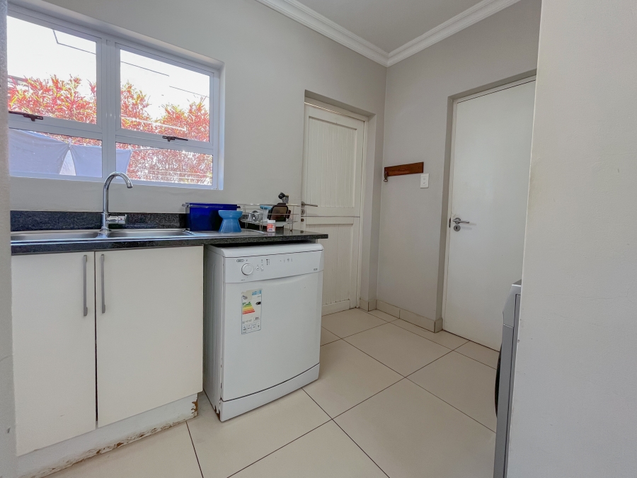 To Let 3 Bedroom Property for Rent in Sheffield Beach KwaZulu-Natal