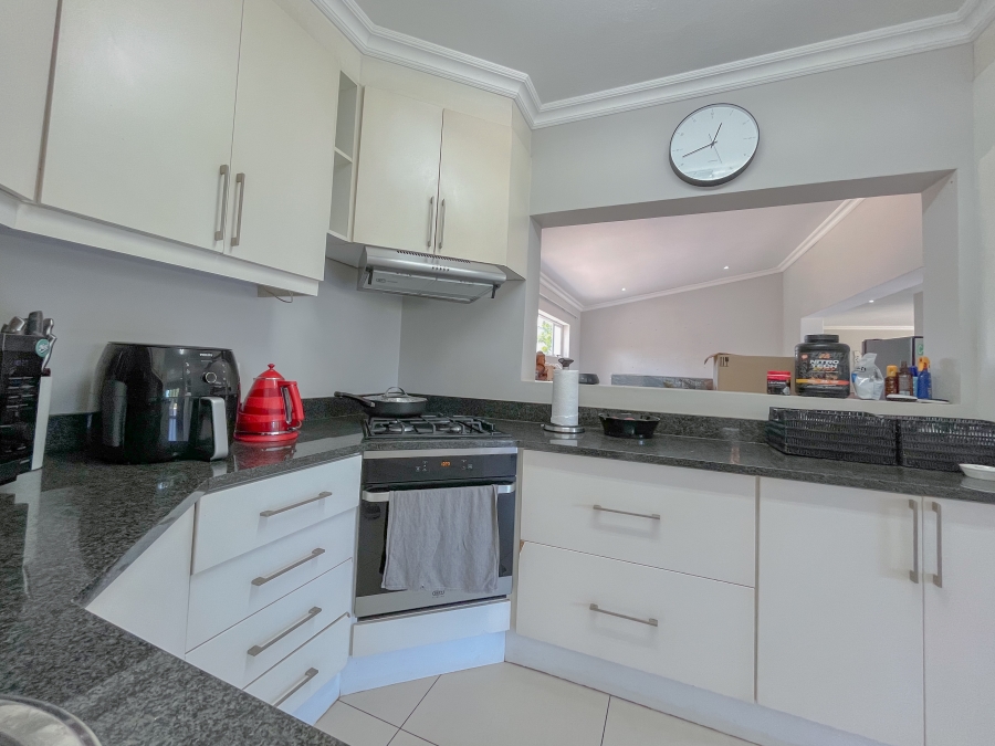 To Let 3 Bedroom Property for Rent in Sheffield Beach KwaZulu-Natal