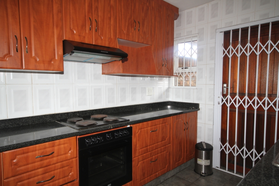 To Let 3 Bedroom Property for Rent in Amanzimtoti KwaZulu-Natal