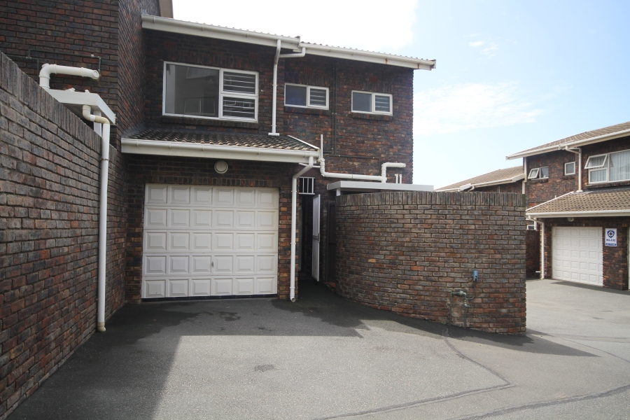 To Let 3 Bedroom Property for Rent in Amanzimtoti KwaZulu-Natal