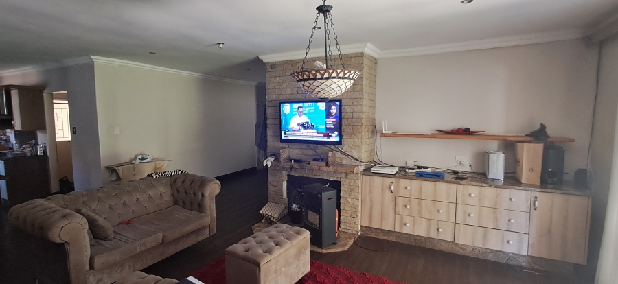 4 Bedroom Property for Sale in Huttenheights KwaZulu-Natal