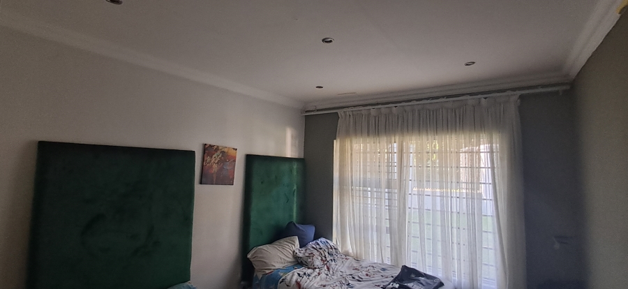 4 Bedroom Property for Sale in Huttenheights KwaZulu-Natal
