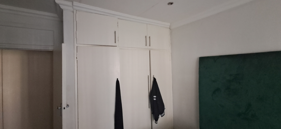 4 Bedroom Property for Sale in Huttenheights KwaZulu-Natal