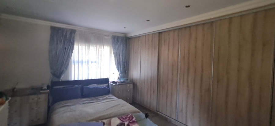 4 Bedroom Property for Sale in Huttenheights KwaZulu-Natal