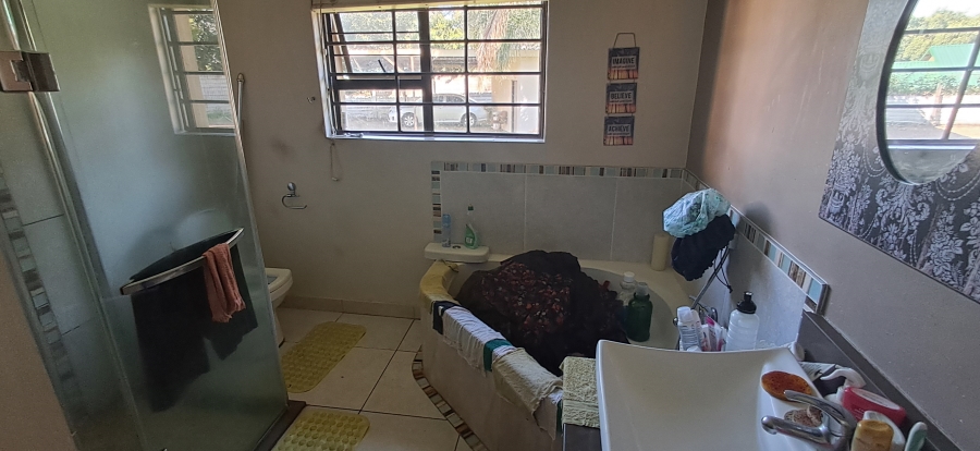 4 Bedroom Property for Sale in Huttenheights KwaZulu-Natal