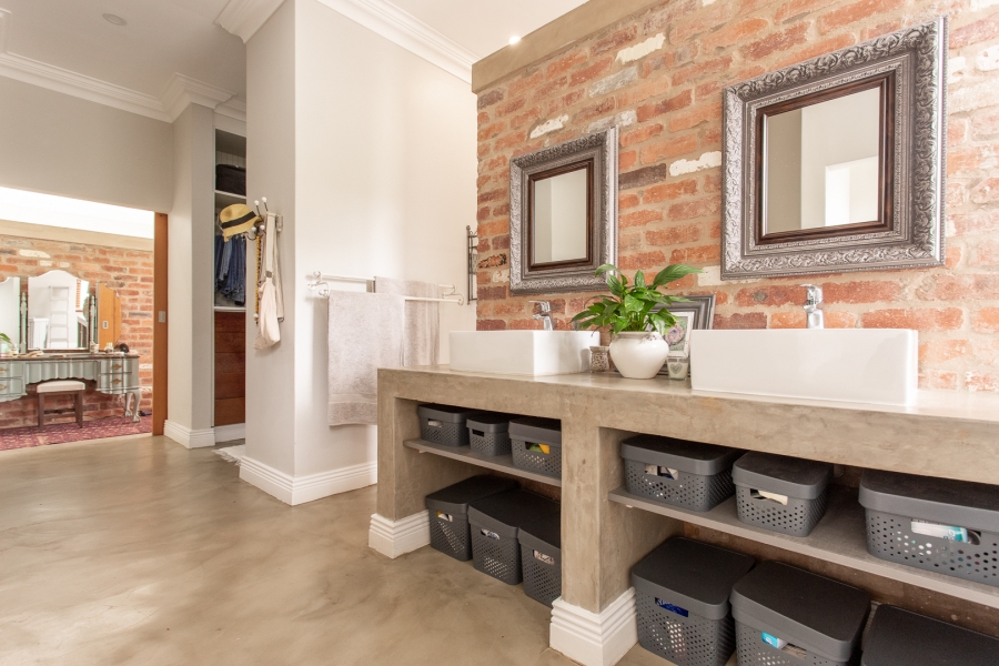 5 Bedroom Property for Sale in Cotswold Downs Estates KwaZulu-Natal