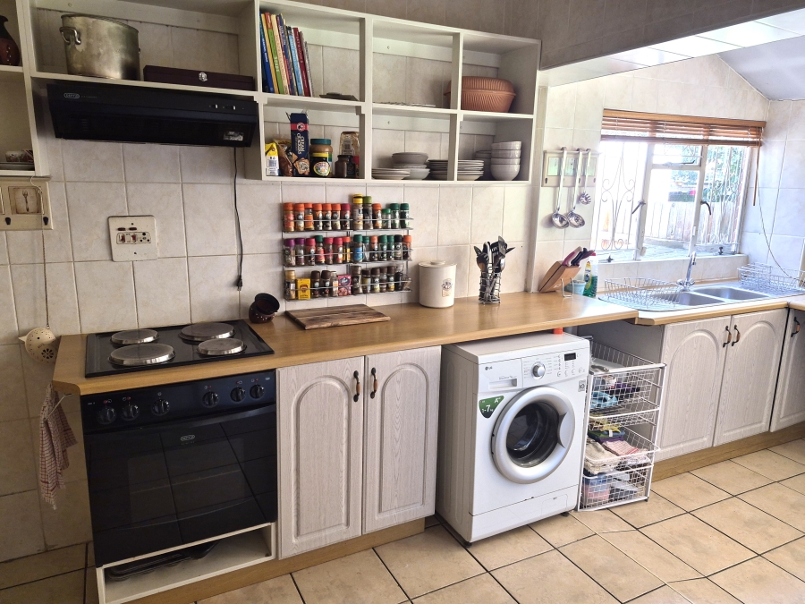 5 Bedroom Property for Sale in Scottsville KwaZulu-Natal