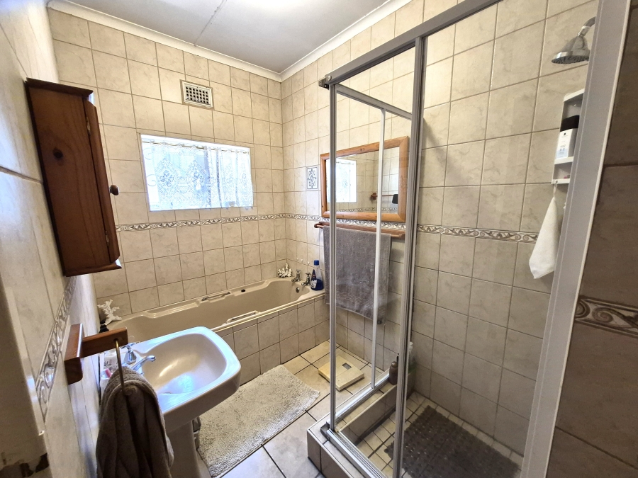 5 Bedroom Property for Sale in Scottsville KwaZulu-Natal