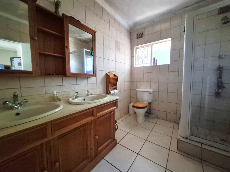 5 Bedroom Property for Sale in Scottsville KwaZulu-Natal