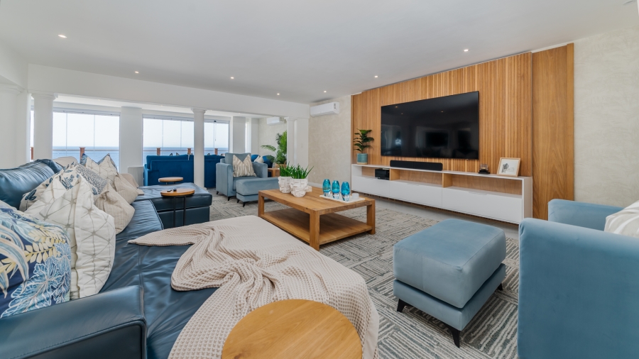 6 Bedroom Property for Sale in Willard Beach KwaZulu-Natal