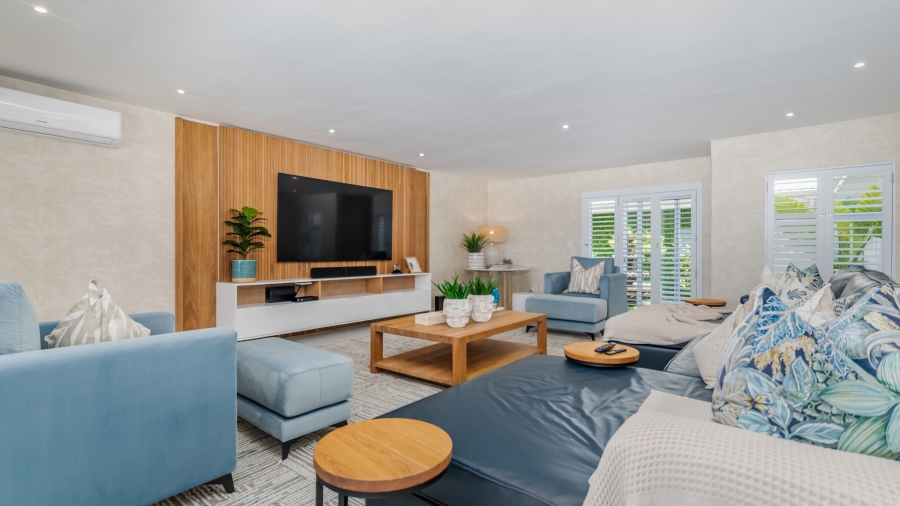 6 Bedroom Property for Sale in Willard Beach KwaZulu-Natal