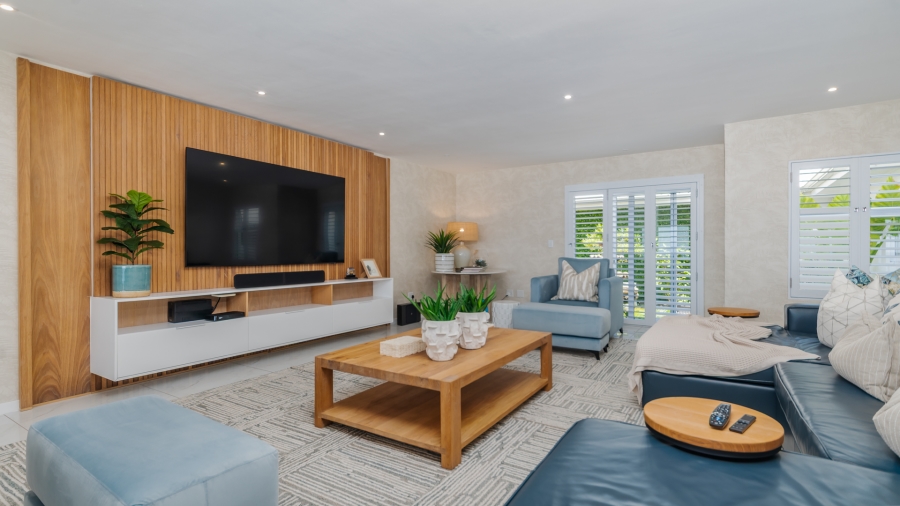 6 Bedroom Property for Sale in Willard Beach KwaZulu-Natal