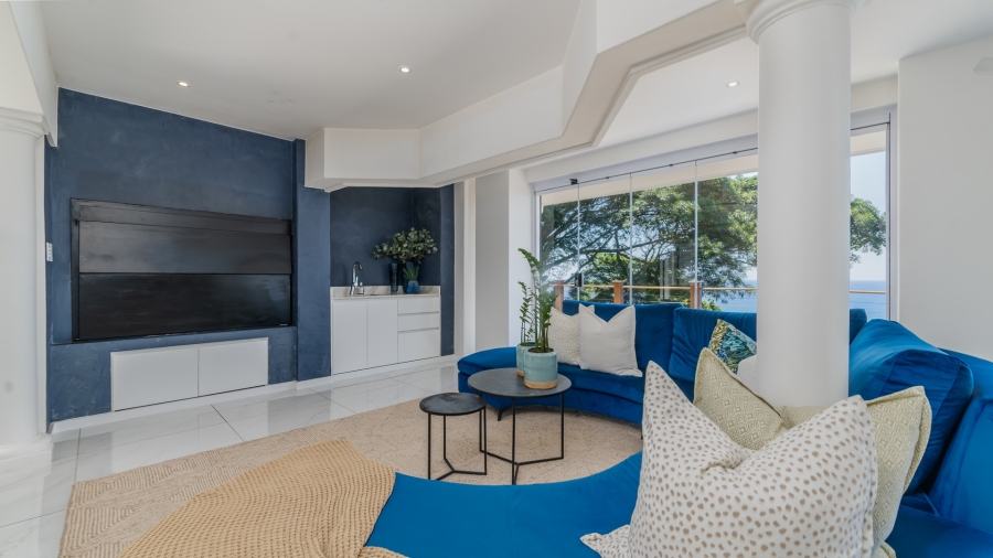 6 Bedroom Property for Sale in Willard Beach KwaZulu-Natal