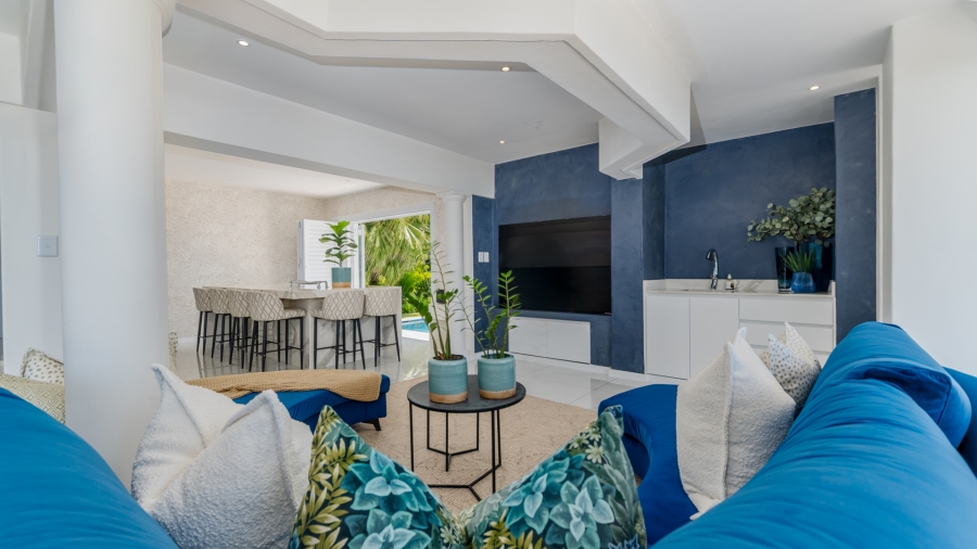 6 Bedroom Property for Sale in Willard Beach KwaZulu-Natal