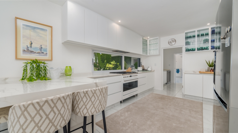 6 Bedroom Property for Sale in Willard Beach KwaZulu-Natal