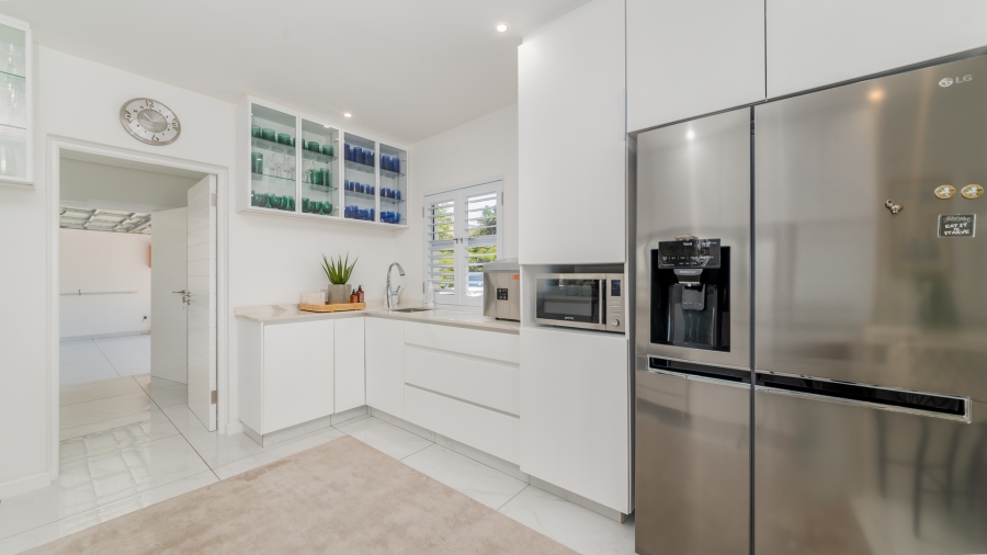 6 Bedroom Property for Sale in Willard Beach KwaZulu-Natal