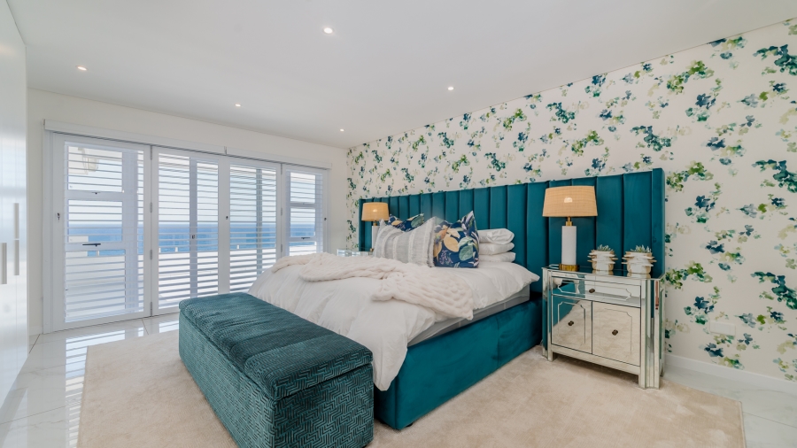 6 Bedroom Property for Sale in Willard Beach KwaZulu-Natal