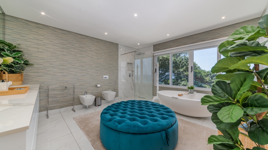 6 Bedroom Property for Sale in Willard Beach KwaZulu-Natal