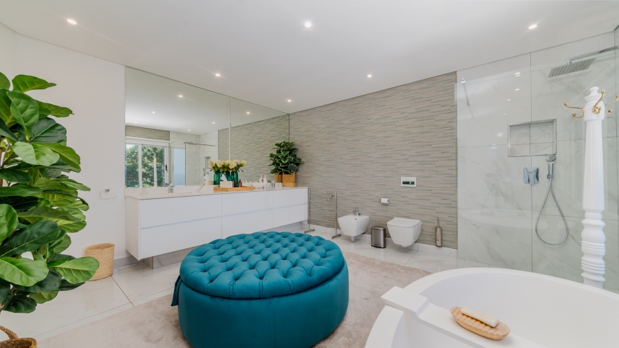 6 Bedroom Property for Sale in Willard Beach KwaZulu-Natal