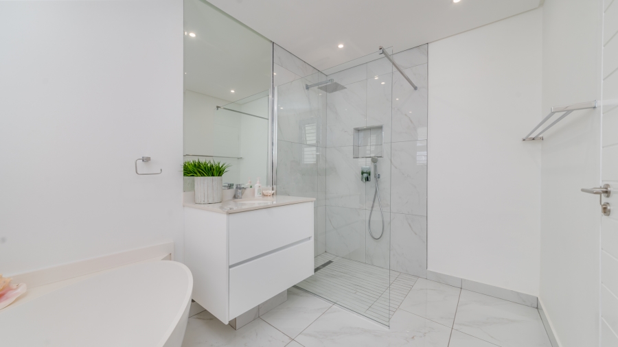 6 Bedroom Property for Sale in Willard Beach KwaZulu-Natal