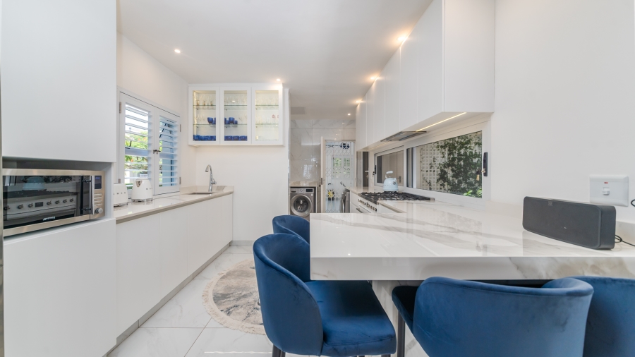 6 Bedroom Property for Sale in Willard Beach KwaZulu-Natal