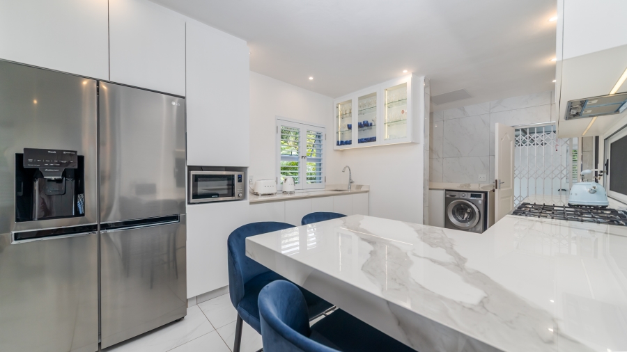 6 Bedroom Property for Sale in Willard Beach KwaZulu-Natal