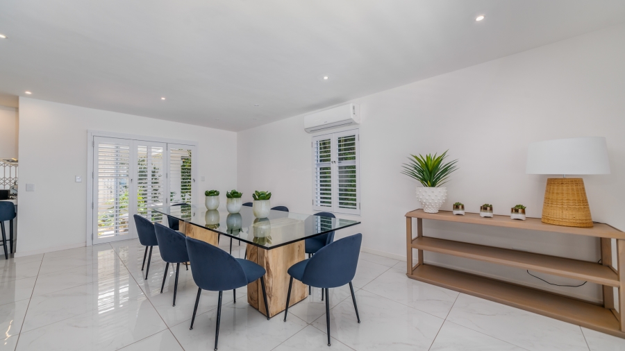 6 Bedroom Property for Sale in Willard Beach KwaZulu-Natal