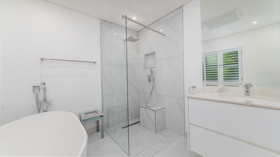 6 Bedroom Property for Sale in Willard Beach KwaZulu-Natal