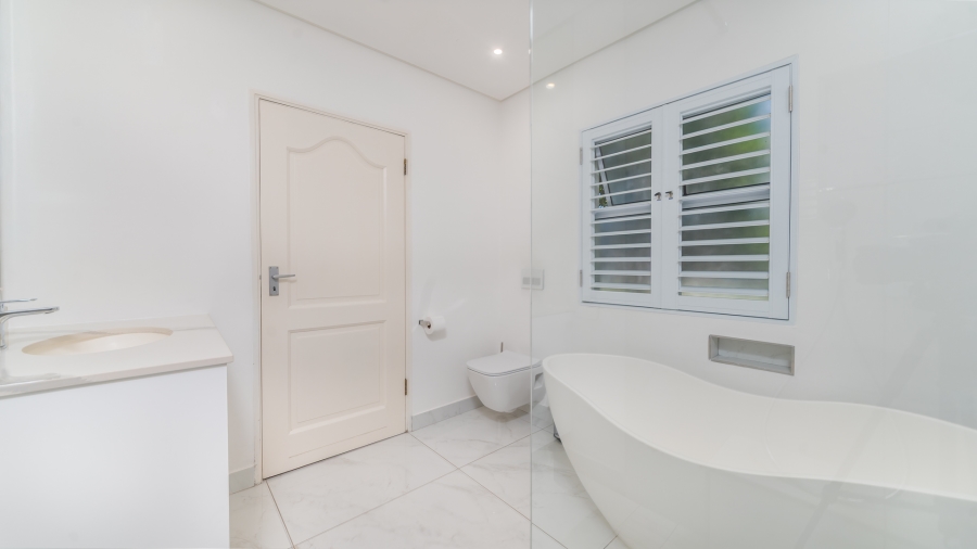 6 Bedroom Property for Sale in Willard Beach KwaZulu-Natal