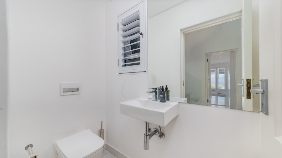 6 Bedroom Property for Sale in Willard Beach KwaZulu-Natal