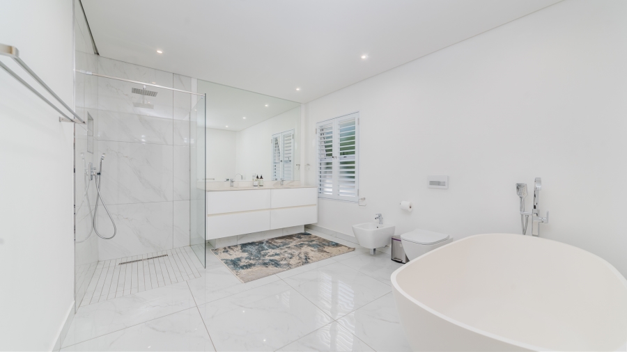 6 Bedroom Property for Sale in Willard Beach KwaZulu-Natal