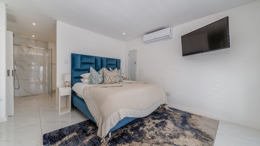 6 Bedroom Property for Sale in Willard Beach KwaZulu-Natal