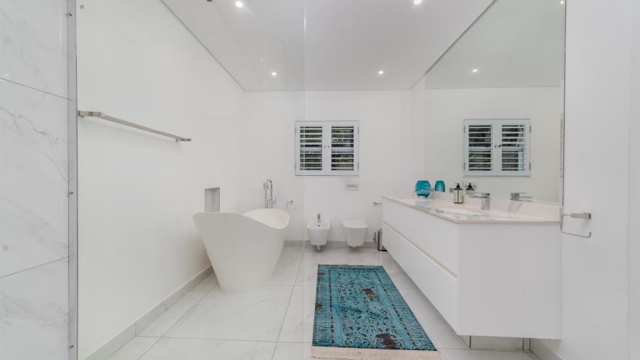 6 Bedroom Property for Sale in Willard Beach KwaZulu-Natal