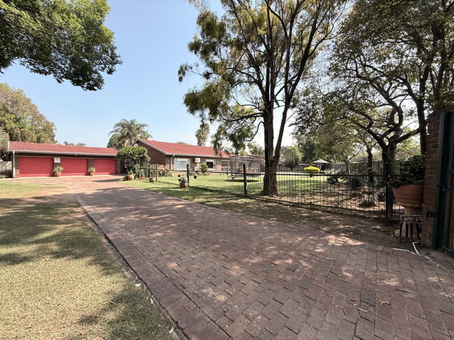 5 Bedroom Property for Sale in Aviary Hill KwaZulu-Natal