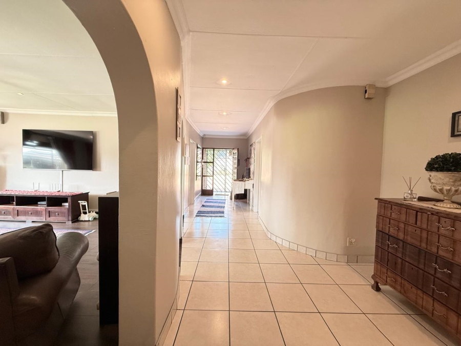5 Bedroom Property for Sale in Aviary Hill KwaZulu-Natal