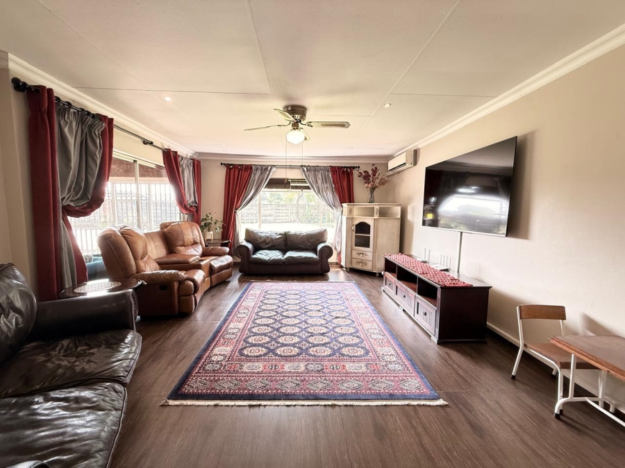 5 Bedroom Property for Sale in Aviary Hill KwaZulu-Natal