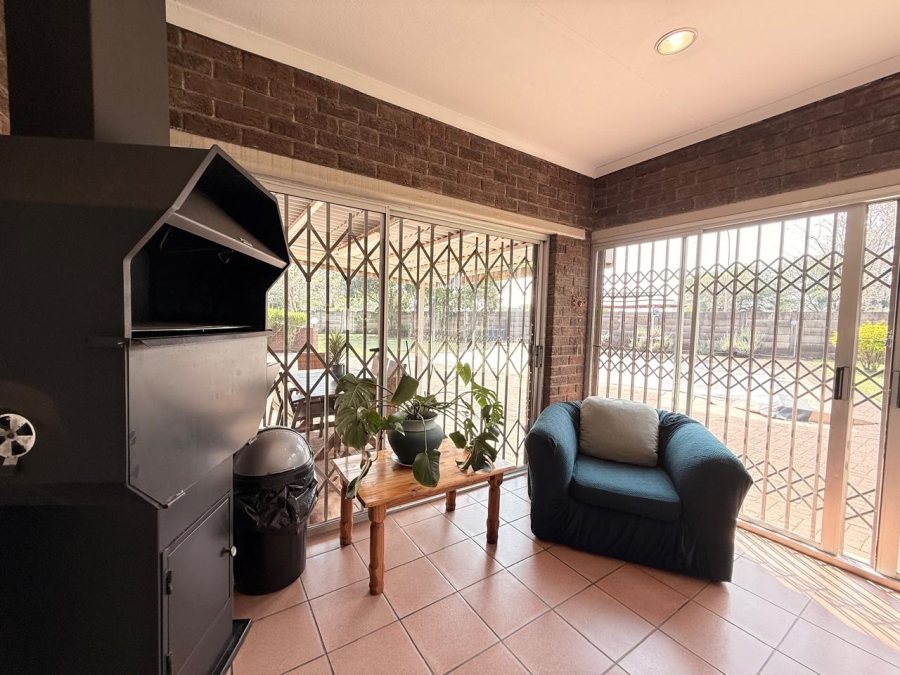 5 Bedroom Property for Sale in Aviary Hill KwaZulu-Natal