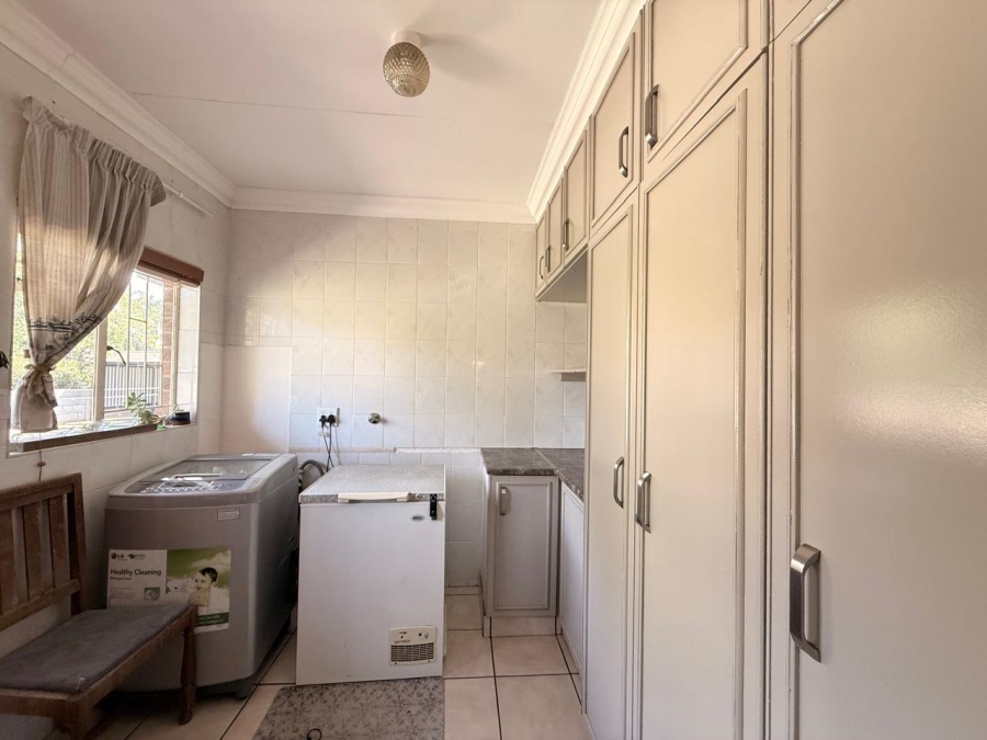 5 Bedroom Property for Sale in Aviary Hill KwaZulu-Natal