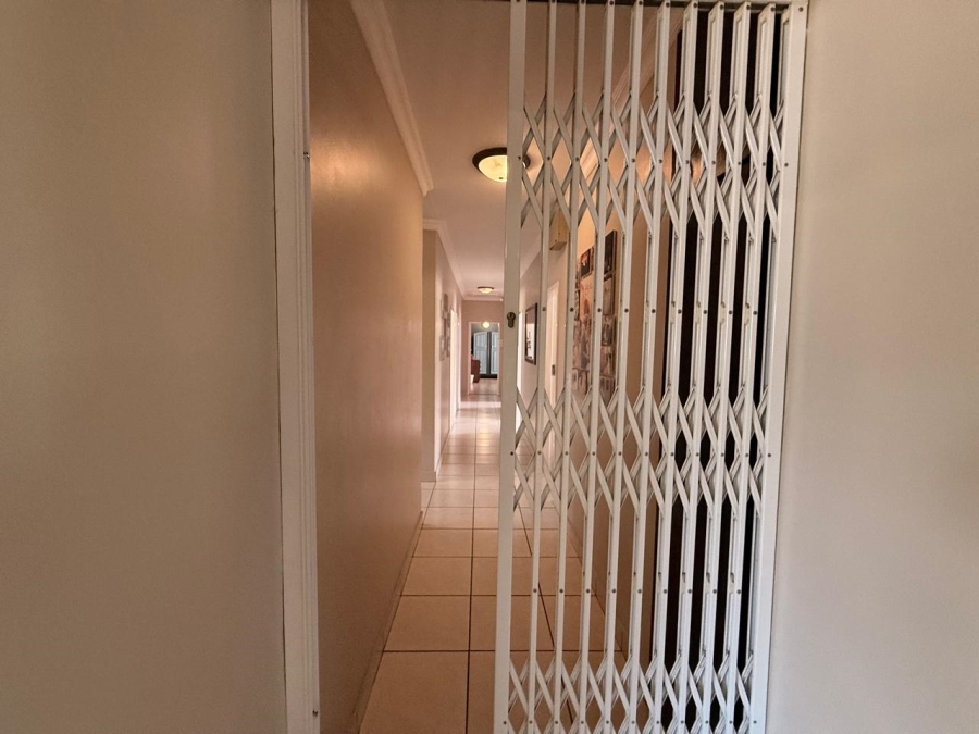 5 Bedroom Property for Sale in Aviary Hill KwaZulu-Natal