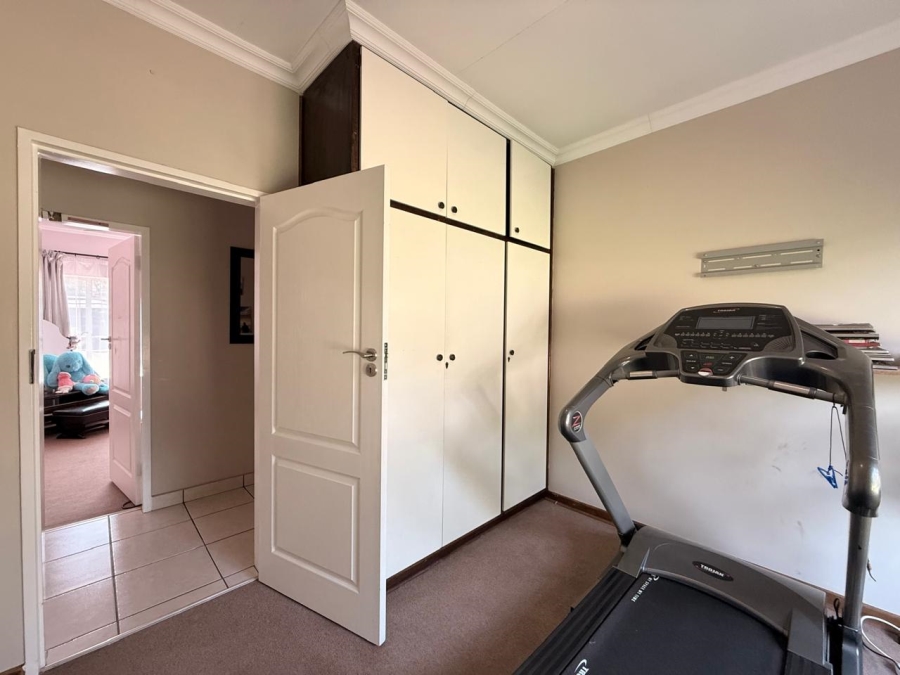 5 Bedroom Property for Sale in Aviary Hill KwaZulu-Natal